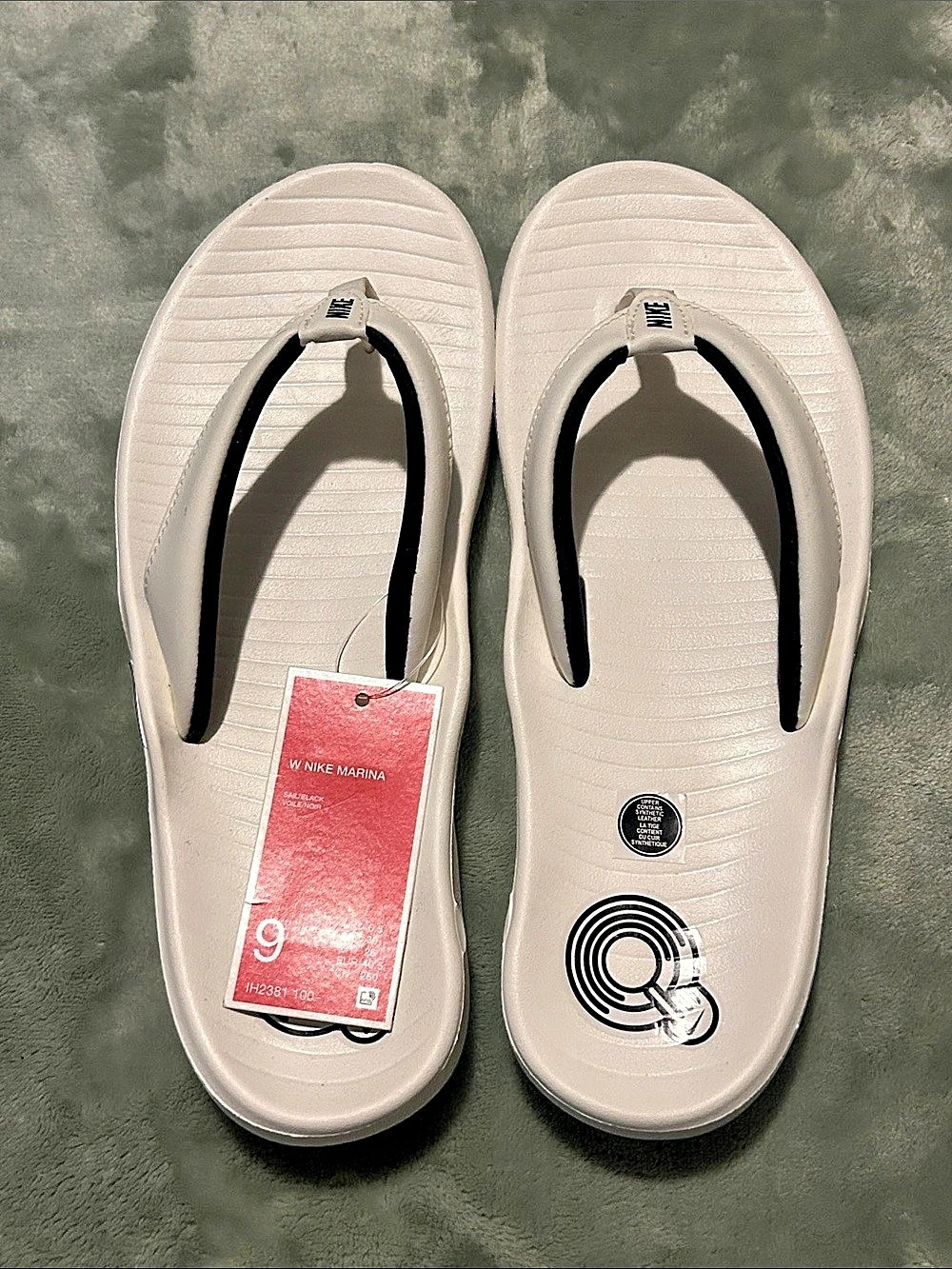 Nike Marina Women's White & Black US 9 NWT